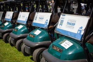 Voiturettes de golf au Tournoi de golf Ken Reed.